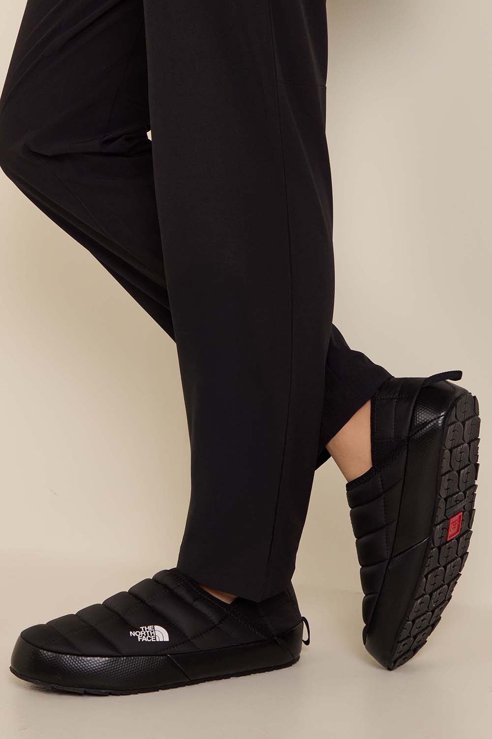 תמונת כל הלוק של נעלי בית תרמובול